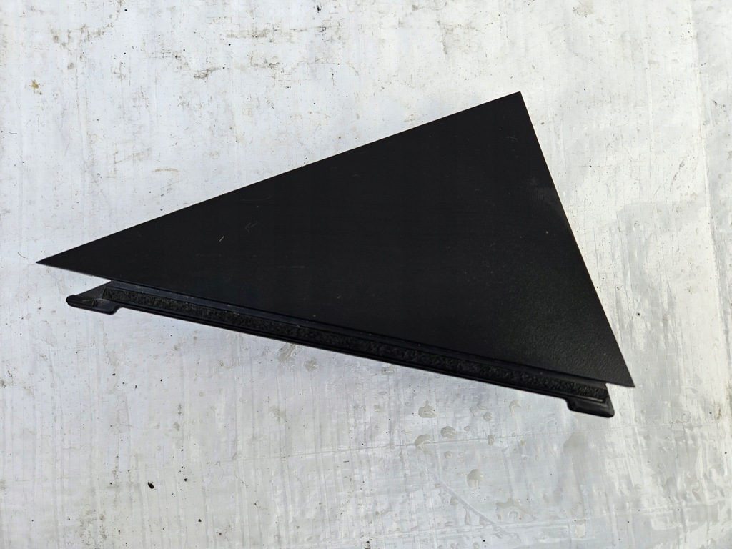 фото №1, Треугольник дверь заглушка правый задняя kia ceed iii kombi