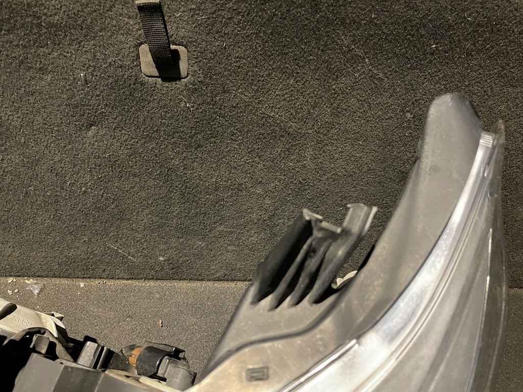 фото №6, Toyota land cruiser 150 лампа перед передня ліва ксенон пошкоджена europa