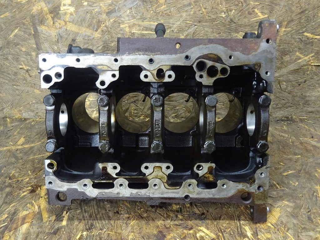 фото №15, Golf v audi tt 8j a3 8p 2.0 tfsi bwa axx блок двигуна підпори вала