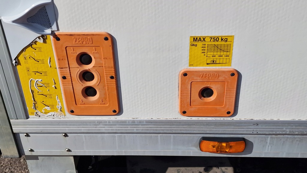 фото №9, Обшивка контейнер 415cm подъемник zepro 750kg iveco daily vi 14-