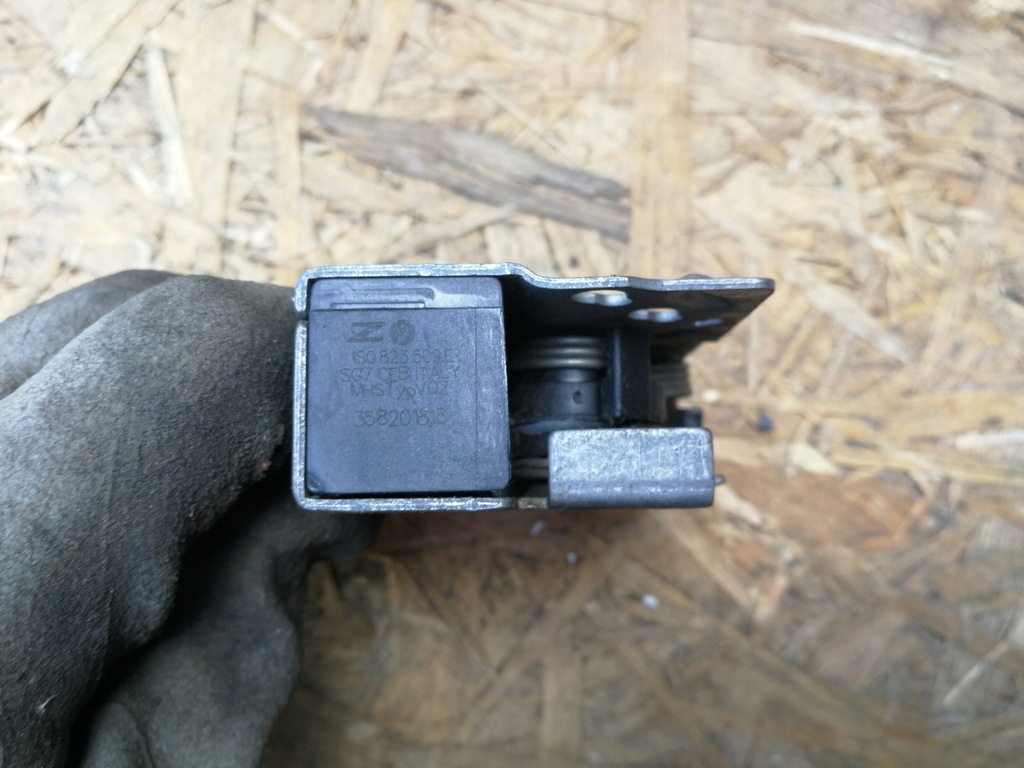 фото №4, Замок капот seat mii 1.0 2017