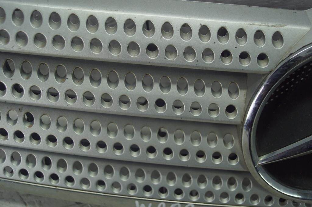 фото №7, Решётка радиатора решётка радиатора mercedes w203 coupe amg a2038801283