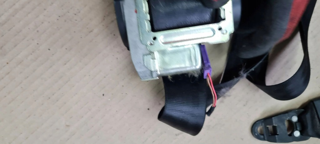 A6 c6 рестайлінг  ремінь безпеки правий перед 4f0857706a Оригінал