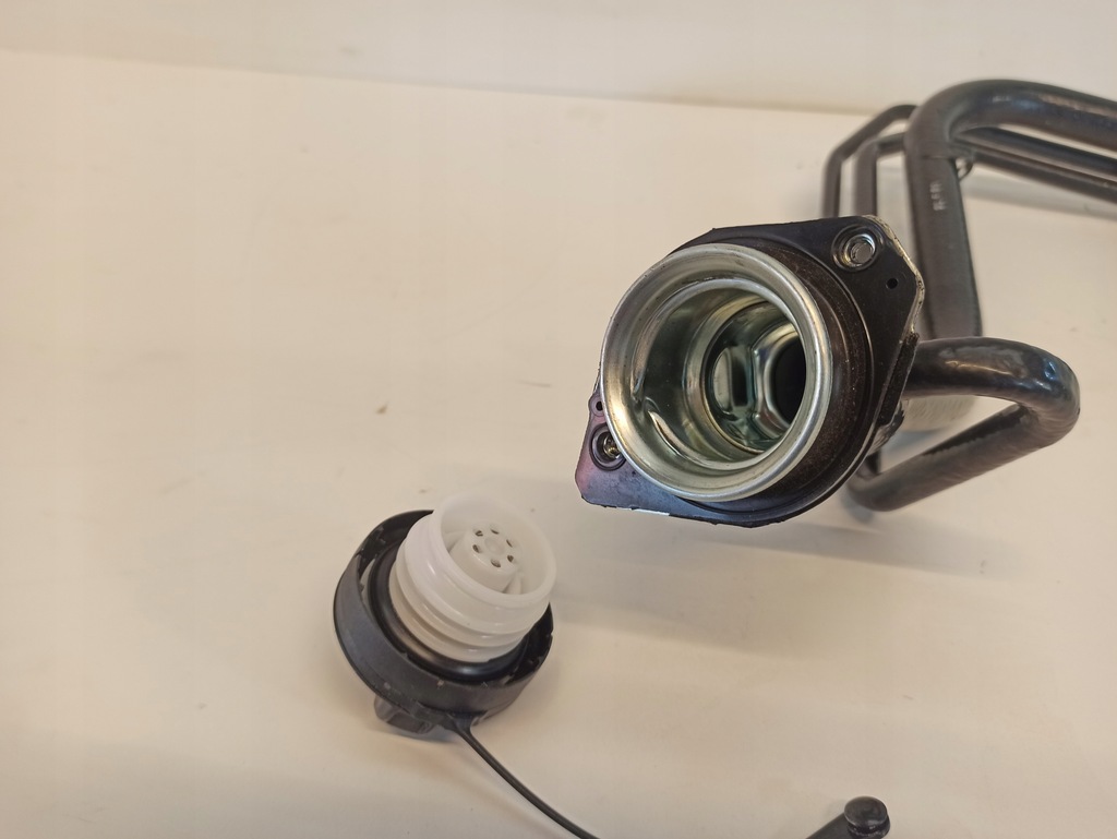 фото №5, Suzuki swift mk8 трубы заливной топлива 1.2 hybrid