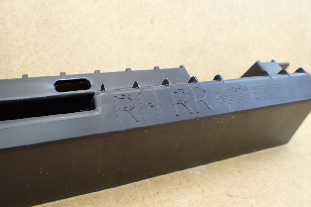 Volvo xc90 2 14- кронштейн накладки порога правый  задний задняя 32216526 оригинальный номер с Разборки