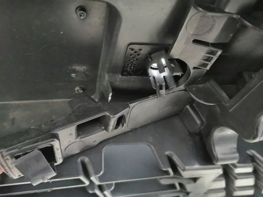 фото №15, Бампер, направляющие mercedes vito w447 przed lift 86.