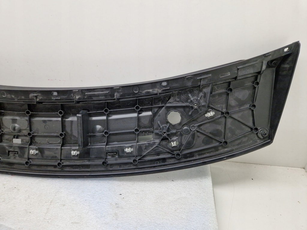 фото №6, Porsche taycan кронштейн спойлера задняя 9j1827932