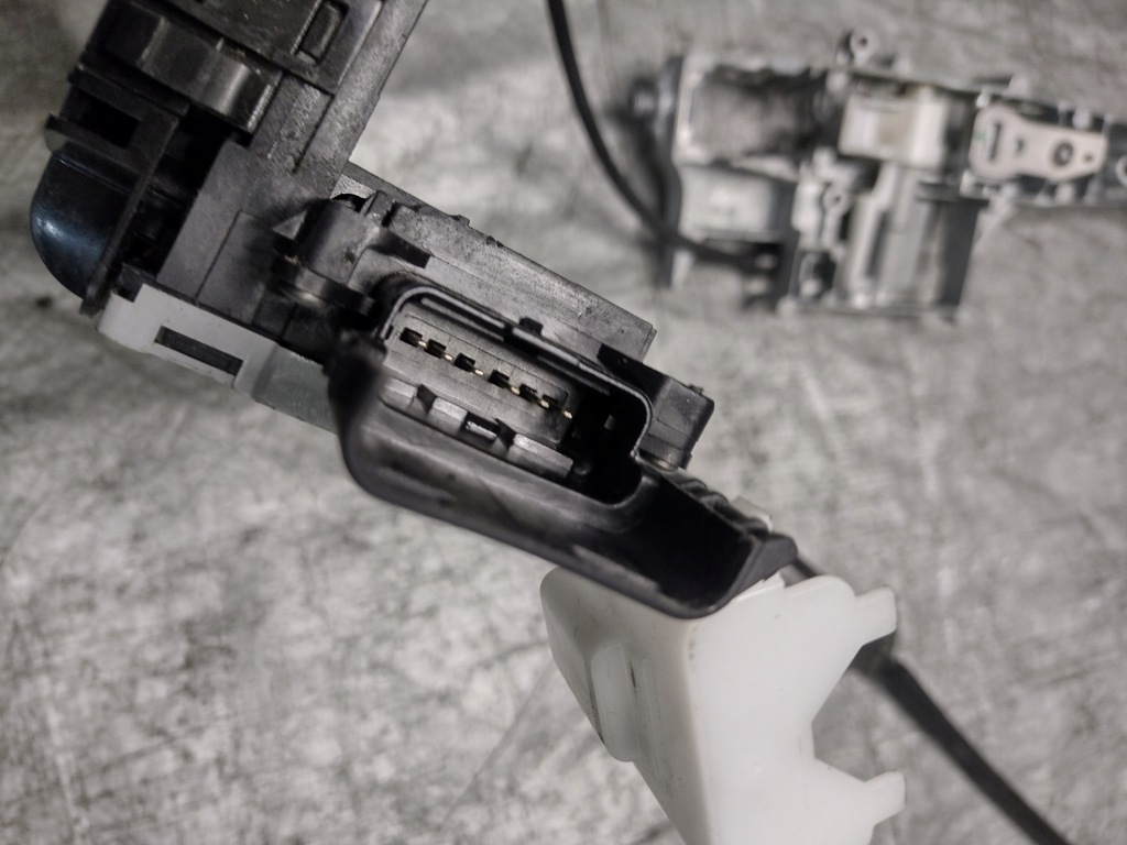 фото №6, Замок двері правий перед peugeot 207 5d eu