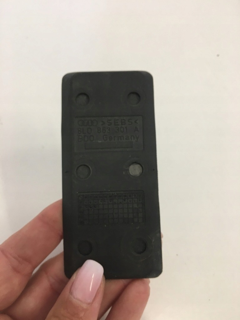 фото №16, Гумка тунель бардачка audi a3 8l lift 8l0863301a