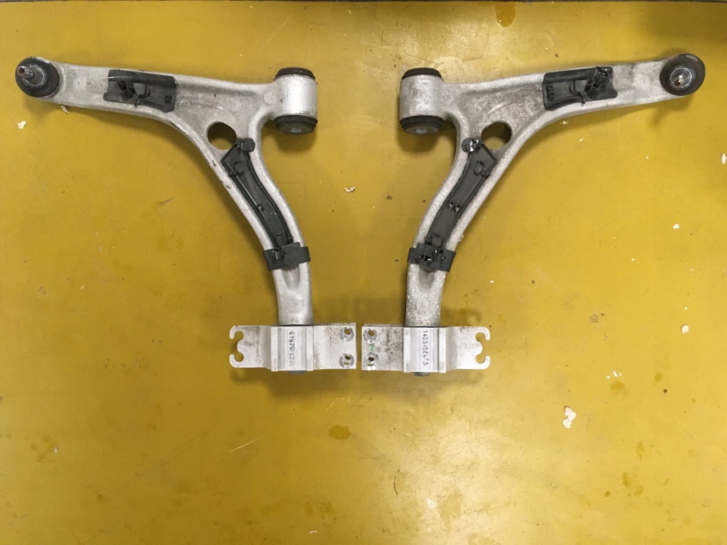 фото №1, Левый передний рычаг втулки шаровая опора infiniti q30