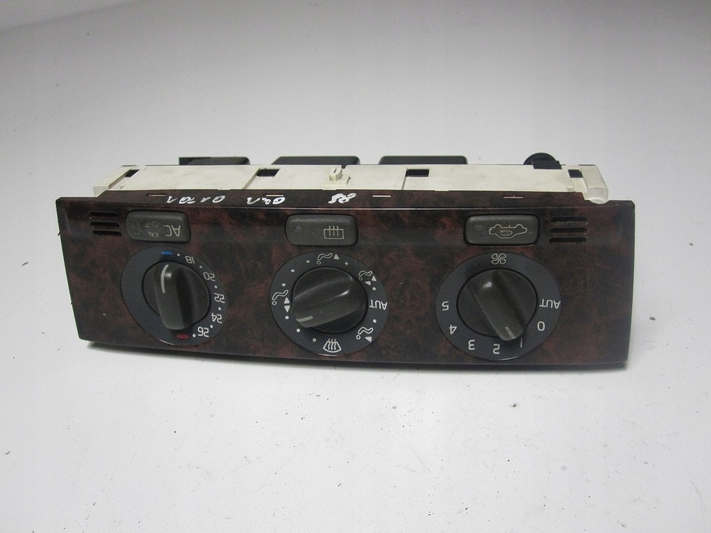 фото №11, Панель кондиционера volvo v40 98r