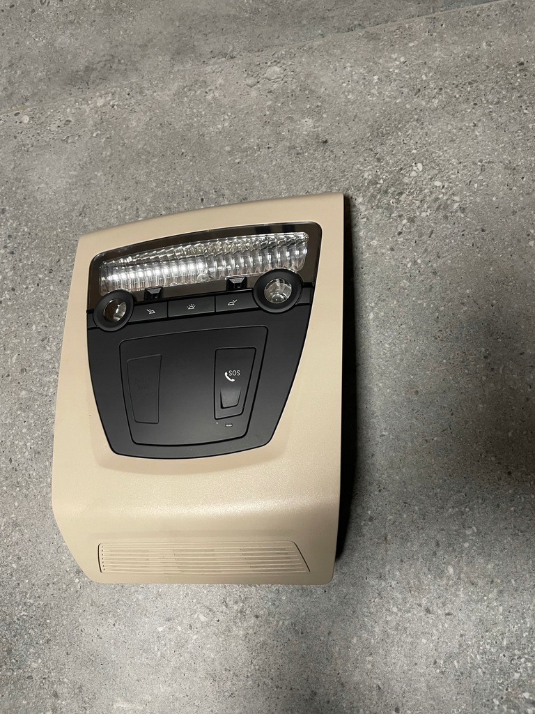 фото №1, Лампа потолочный освещение кабины f10 f11 оригинал