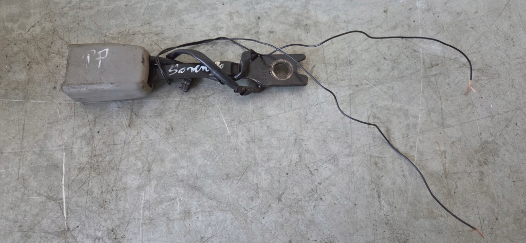 Клипса панелі  левое , правый  перед kia sorento Киев