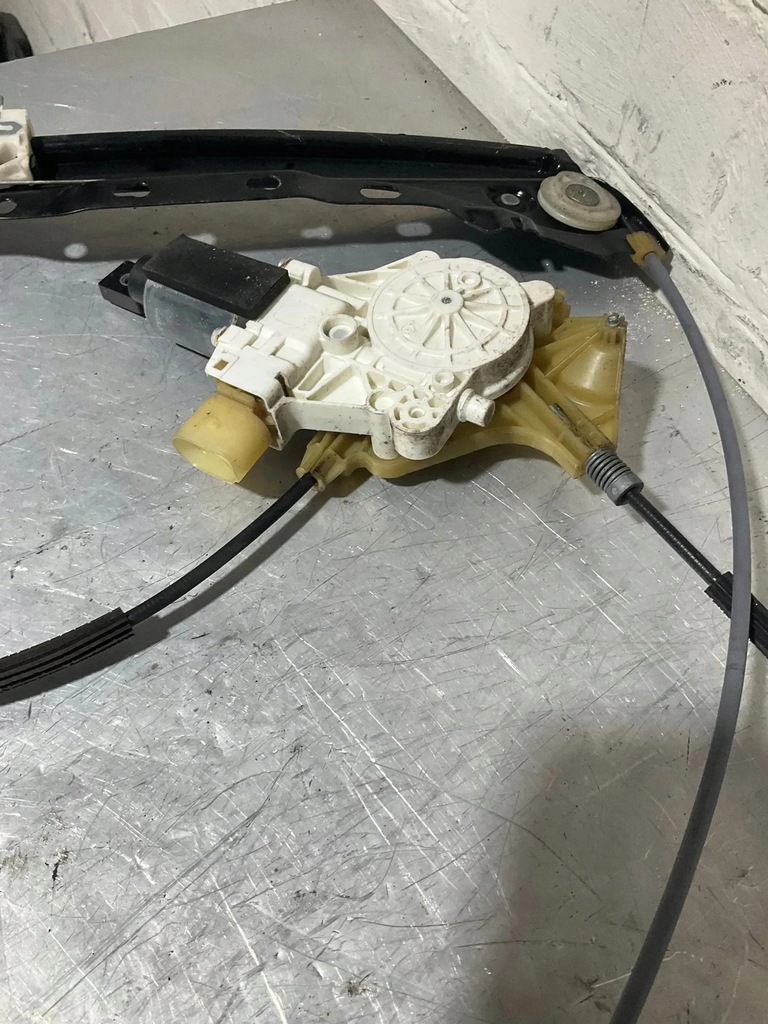 фото №9, Підйомник скло лівих передніх двері bmw 3 coupe e92 130822402 3.0l