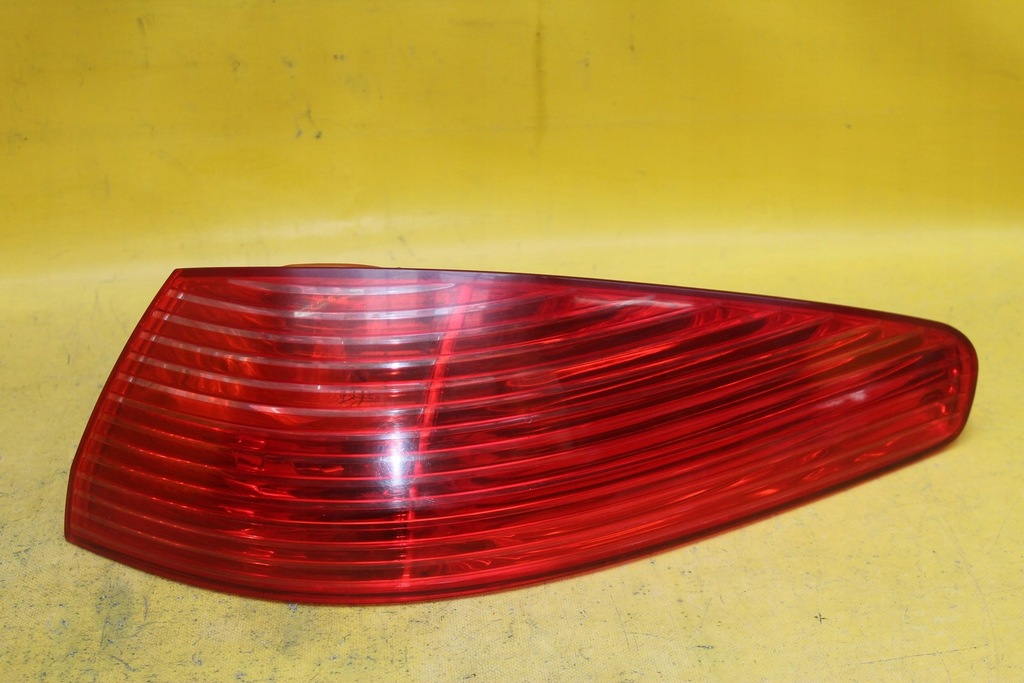 фото №1, Лампа правий задня peugeot 607