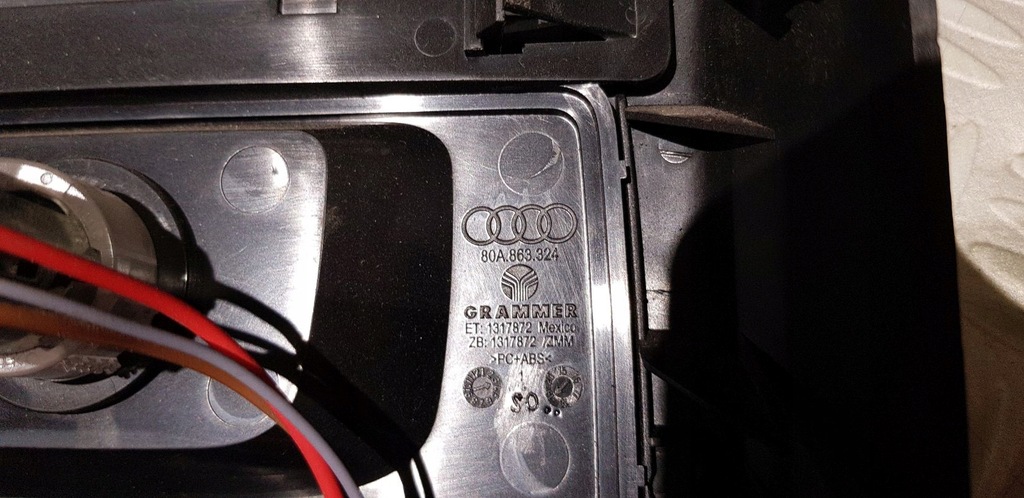 фото №9, Audi q5 80a защита туннель среднего разъём прикуривателя задняя 80a864376