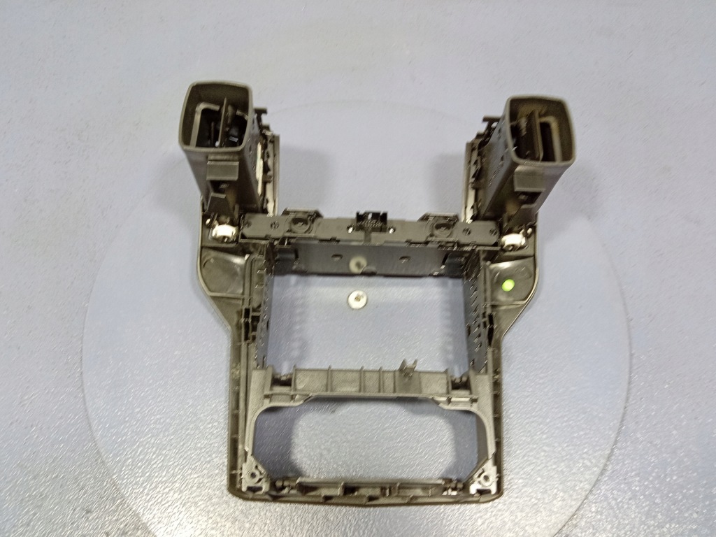 Opel zafira b рамка консоли центральной решётки обдув 13162556 в Украине