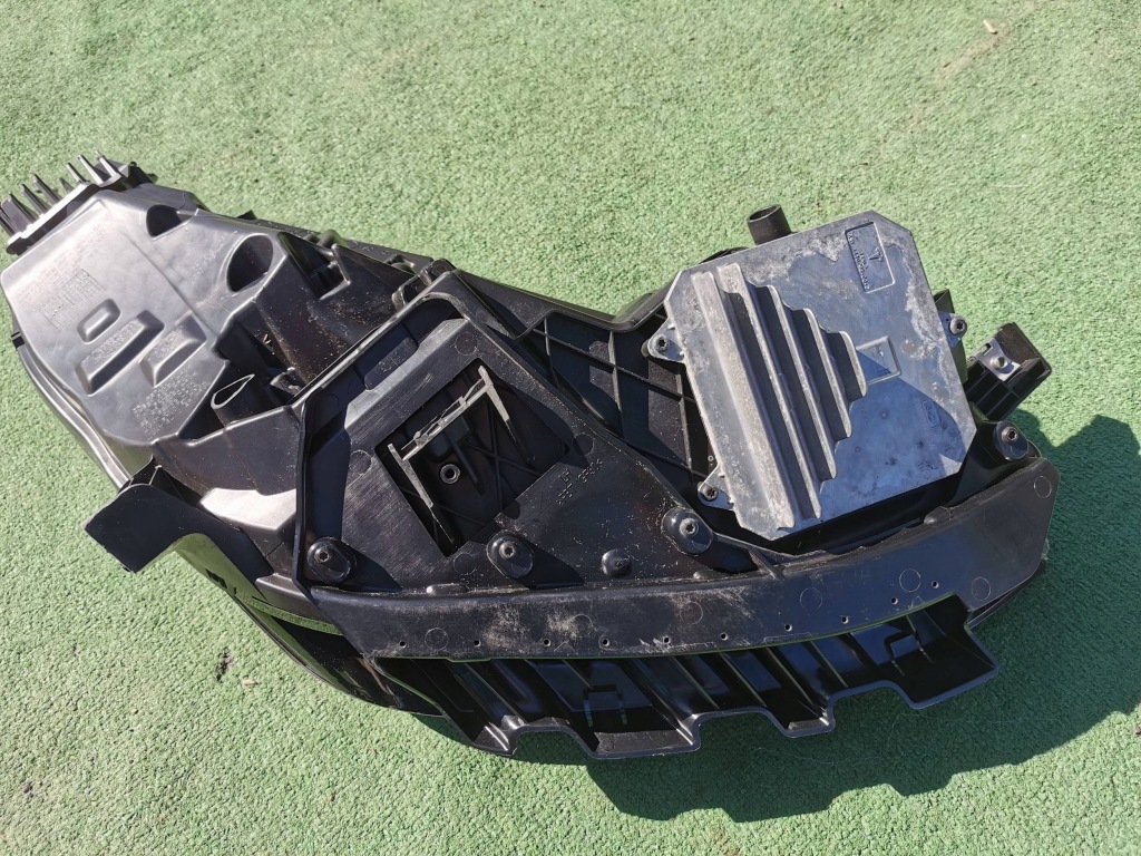 Tesla model 3 17- фара ліва перед передня full led 1077375-50-b Недорого