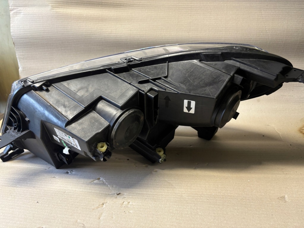 Купити Фара правий перед toyota proace peugeot expert рестайлінг  2023- 9847197880 гарний стан