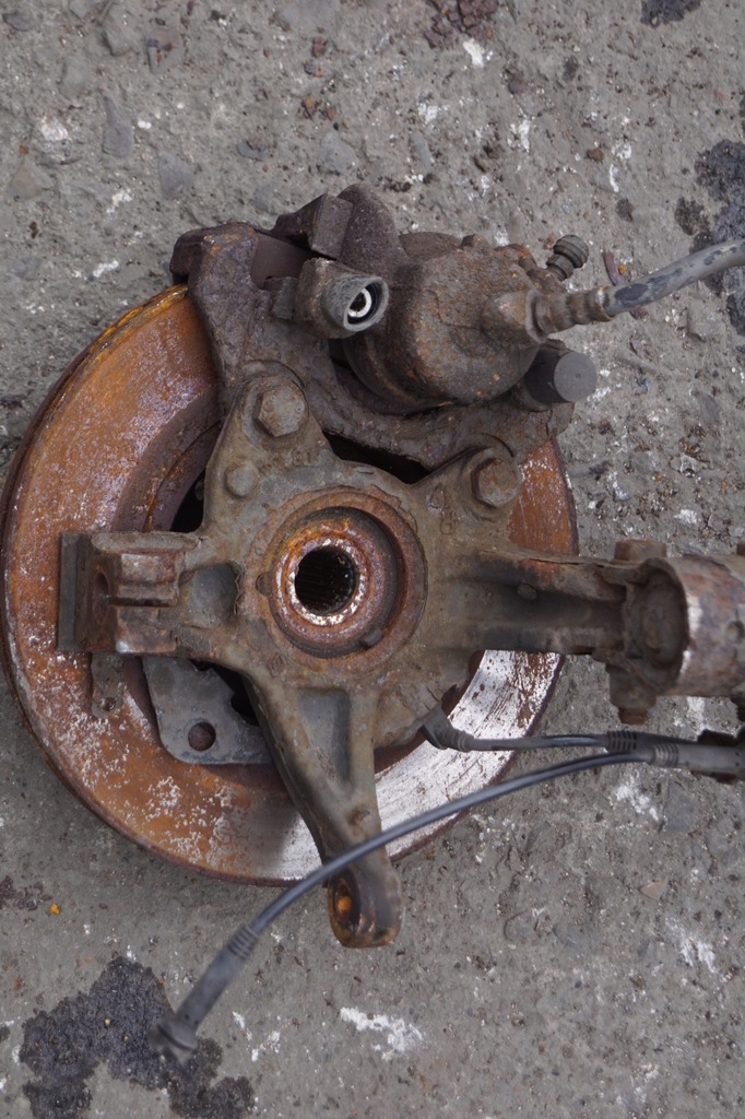 фото №8, Поворотный кулак правый перед renault clio iv 0.9 tce