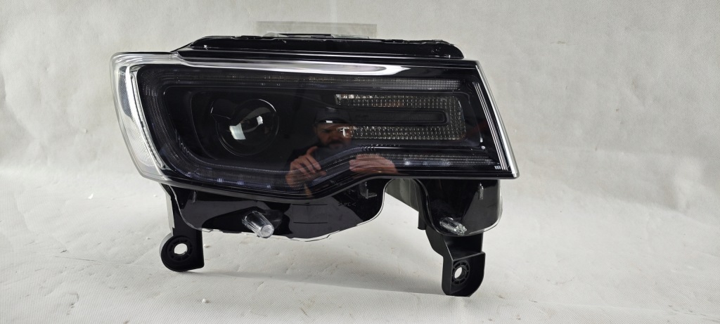 Купить Jeep grand cherokee wk2 srt ксенон led правый некорректируемый фара фара