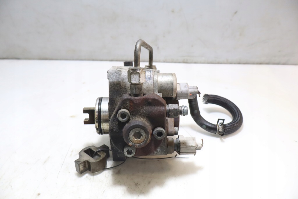 фото №4, Насос упорскування toyota auris i 2.0d4d