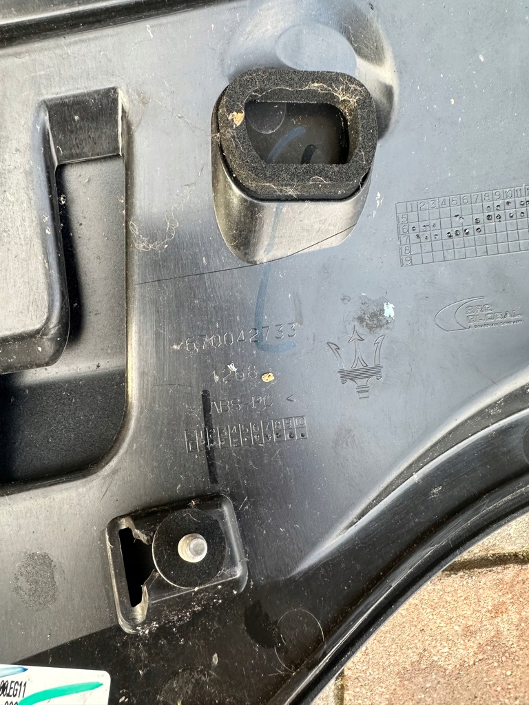 фото №7, Maserati levante накладка крышки задняя