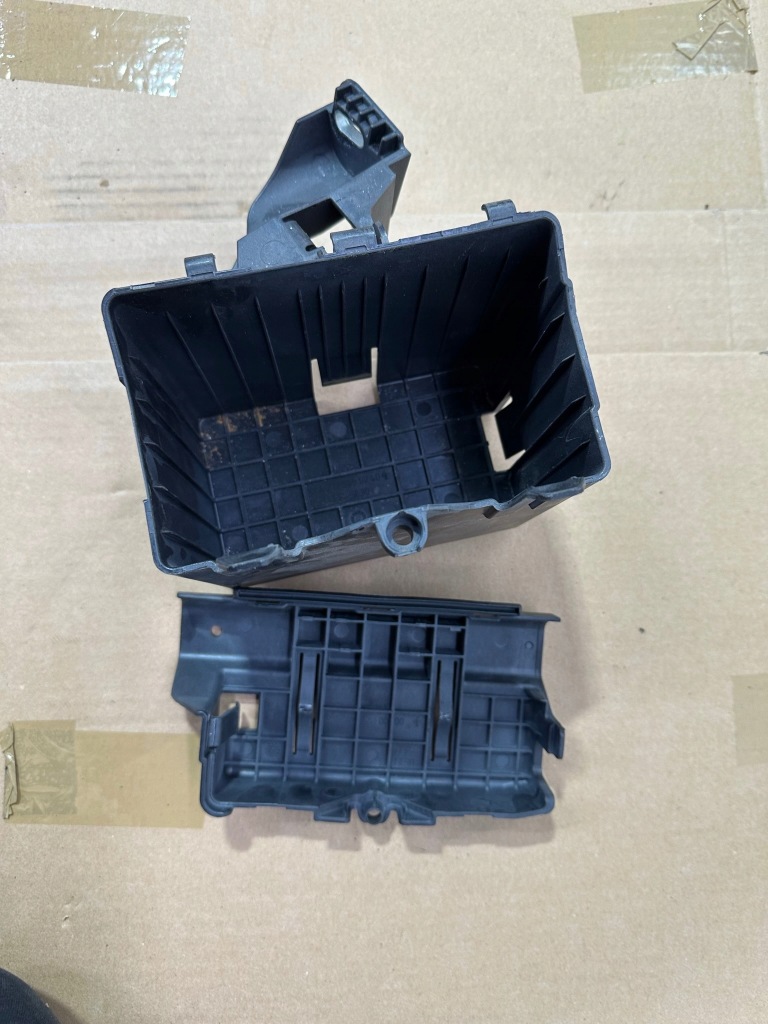 Корпус аккумулятор mercedes w222 s klasa короткий в Украине