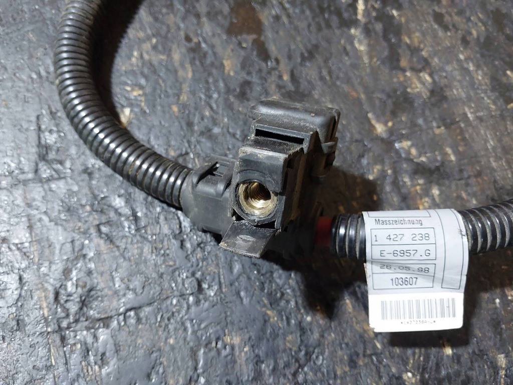 Шланг плюсовий генератора стартер bmw 5 e39 523i m52b25 1427238 Ціна