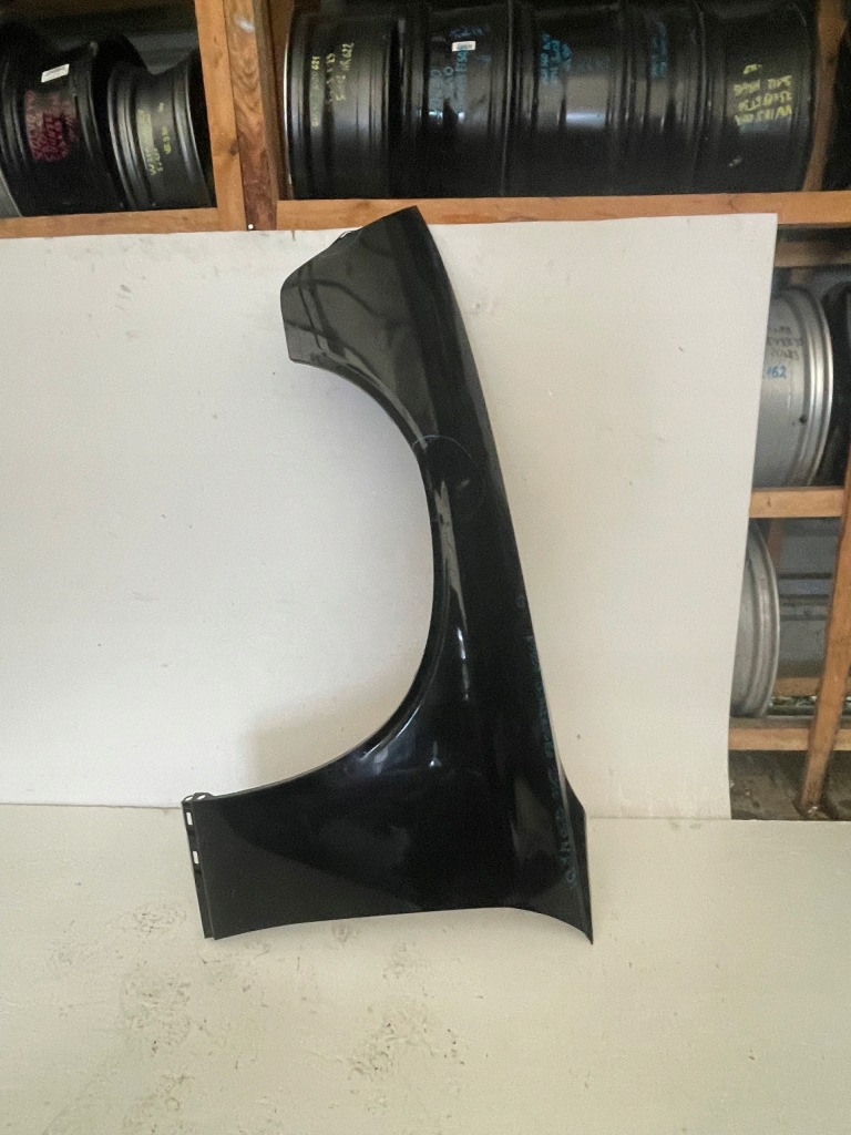 Купить Крыло  левое  передний dodge challanger 2016