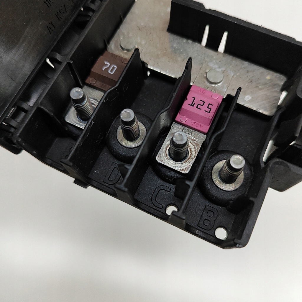 фото №7, Audi q7 4m 2016 рамка / модуль предохранителей