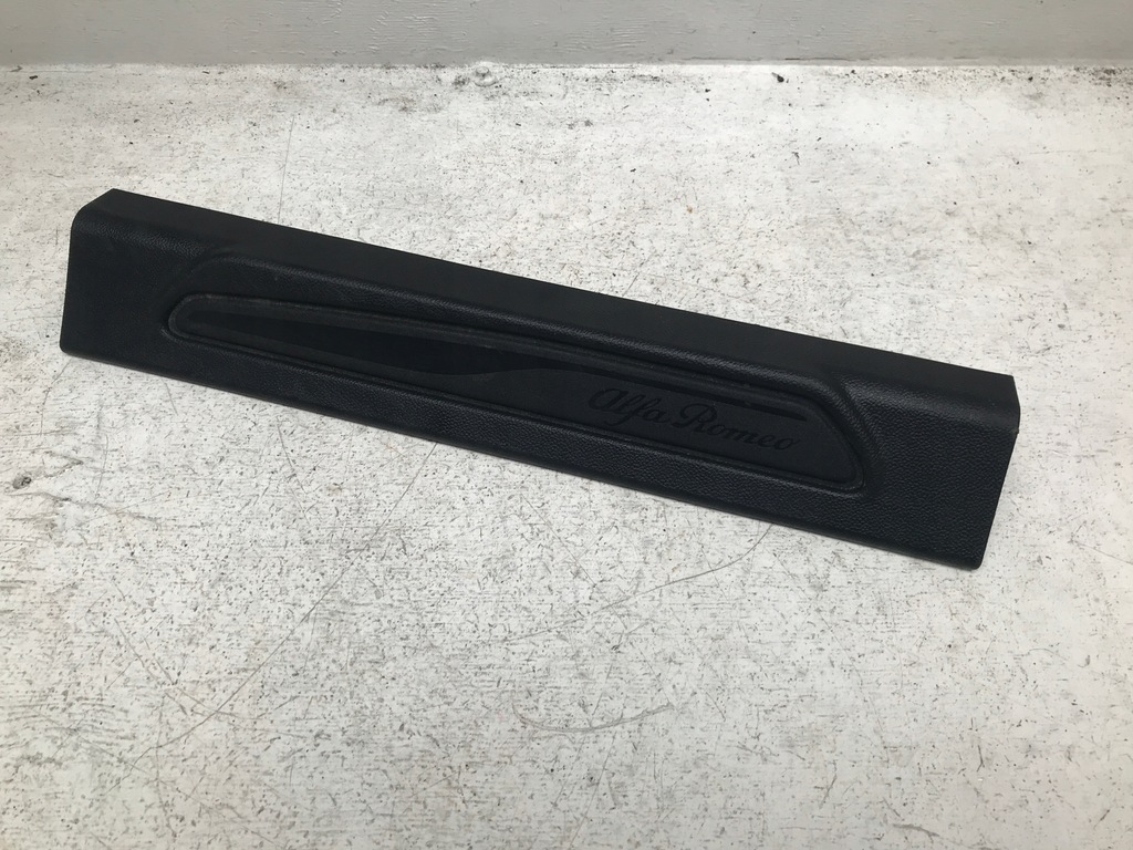 фото №1, Alfa romeo giulia защита порог накладка левая молдинг 156107575