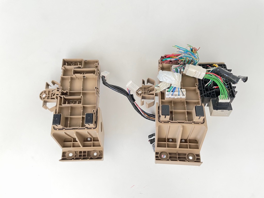 фото №7, Коробка предохранителей subaru оригинальный номер 82201fg010