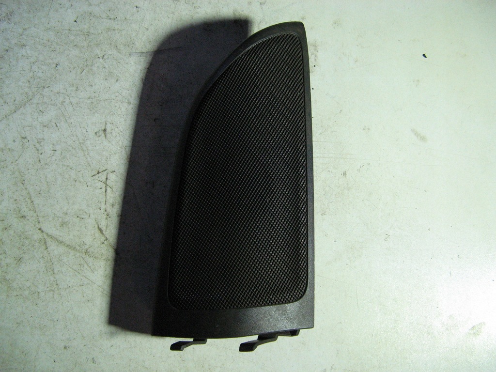 фото №1, Mercedes w246 защита динамика треугольник отделка перед правый a2467200211