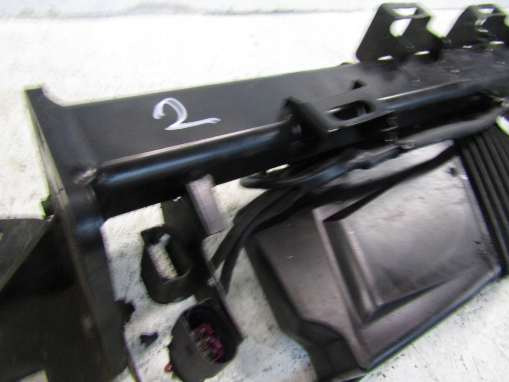 Bmw 4 f32 f33 фаркоп  буксирувальний 6873703 Зі Шроту