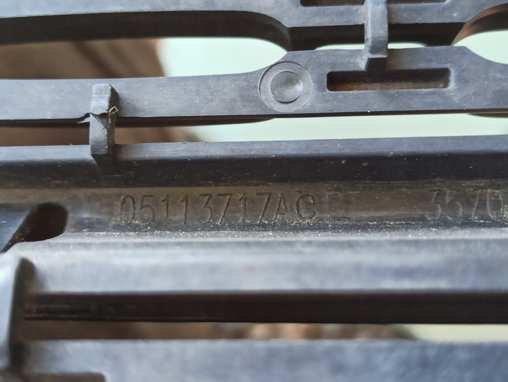 фото №10, Решітка радіатора решітка радіатора перед dodge durango upper 05113717ac