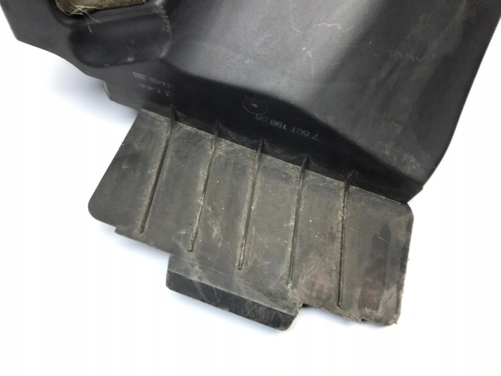 Bmw 7 e65 e66 2004 корпус фільтра повітря b428 Недорого