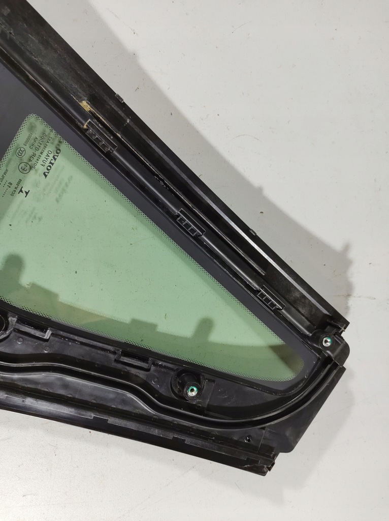 фото №10, Volvo v60 19r- скло двері права