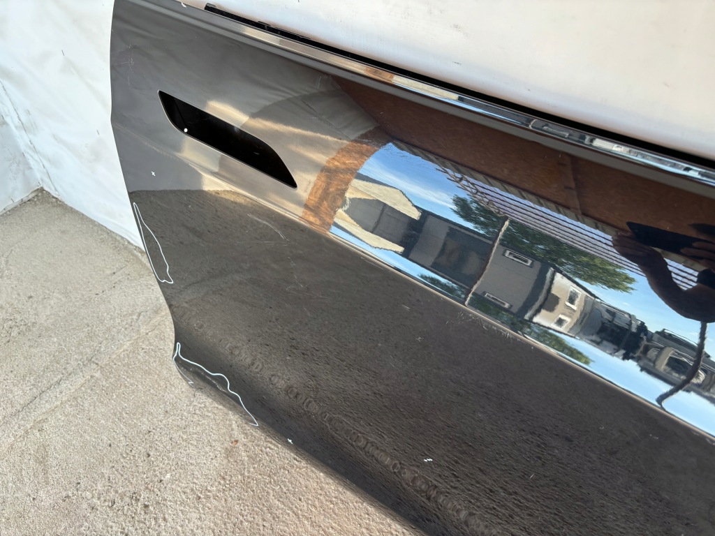 Tesla s 2012-2016r двері праве передні poznań ==giełda== Оригінал