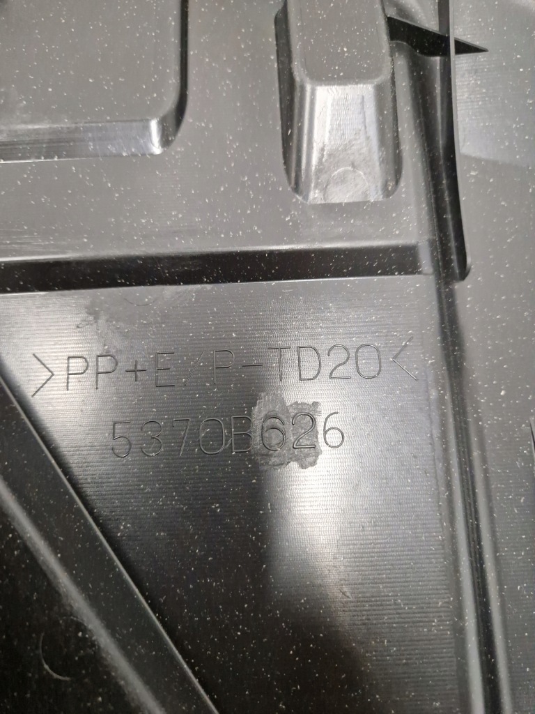 фото №7, Плита защита двигателя audi q8 rsq8 18r- спойлер бампер идеальное состояние 4m8807611c