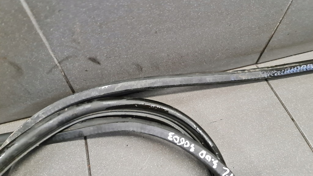 фото №8, Прокладка капот bmw 7 e65 lift 3.0d 7019966