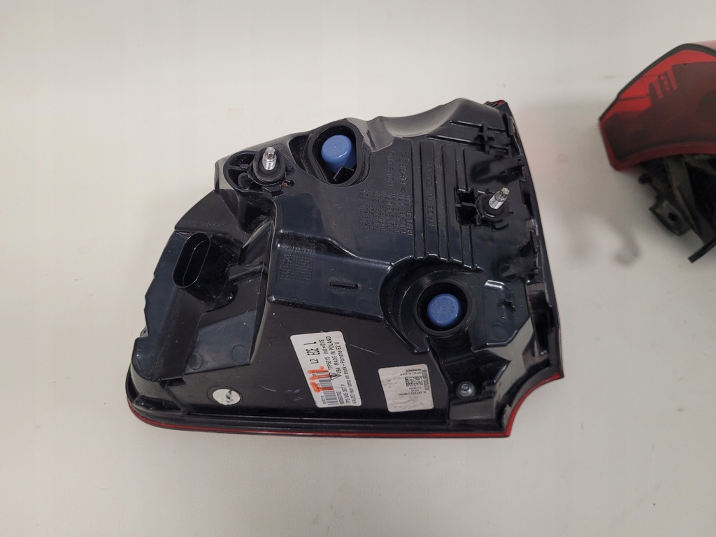 фото №8, Porsche cayenne 7p5 lift turbo лампа задняя задняя левая 7p5945207n 7p5945307p