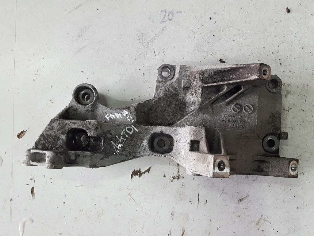 фото №1, Skoda fabia 2 ii 1.4 tdi bnv кронштейн генератора