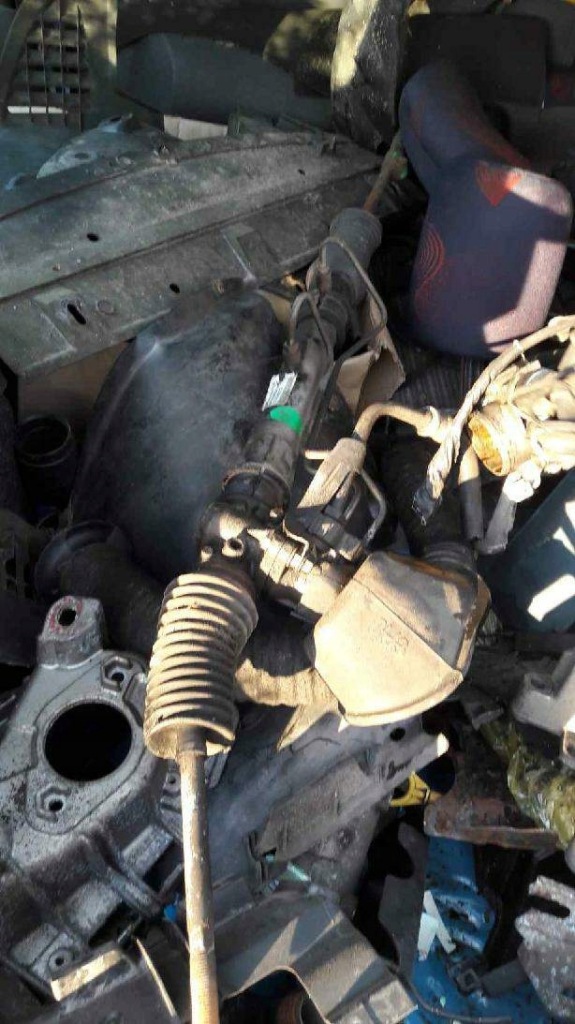 Бампер задній жовтий renault clio ii 98r 1.2 бензин Зі Шроту