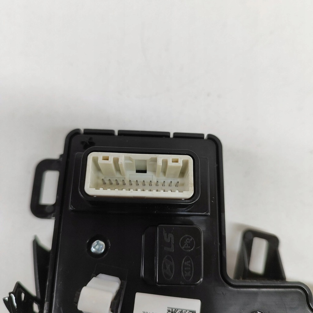 фото №6, Kia ev6 2023 переключатели подогрев сидений