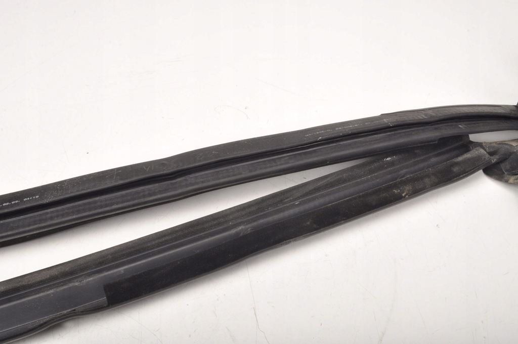 фото №7, Ferrari california f149 молдинг стекло задняя левая