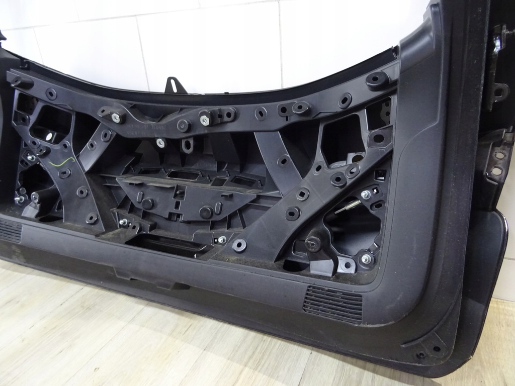 фото №15, Toyota corolla kombi e21 задняя крышка багажника