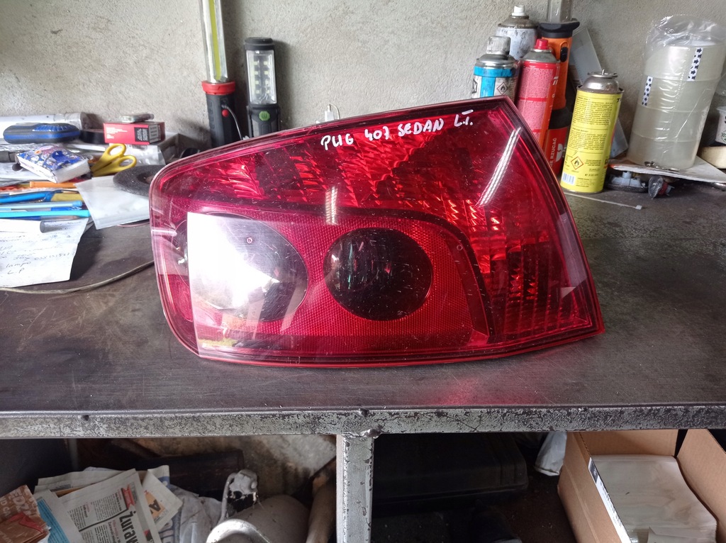 фото №7, Peugeot 407 sedan - лампа лівий задня