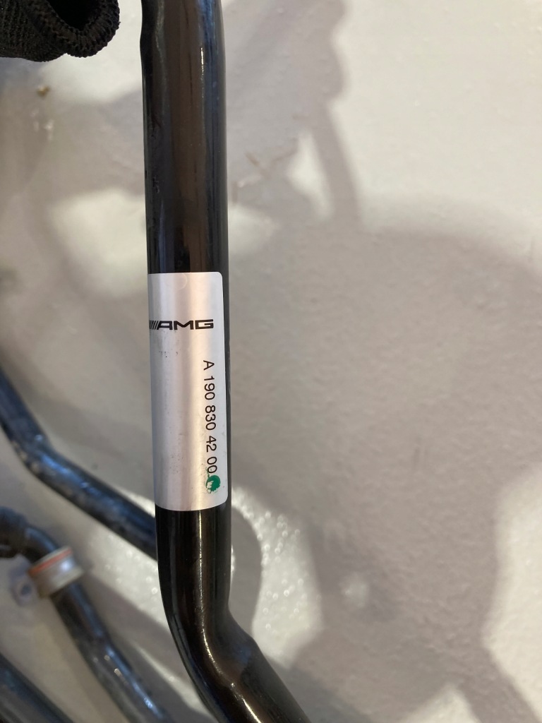 Mercedes benz amg gt a190 труба трубка води водяна шланги дроти охолодження Ціна