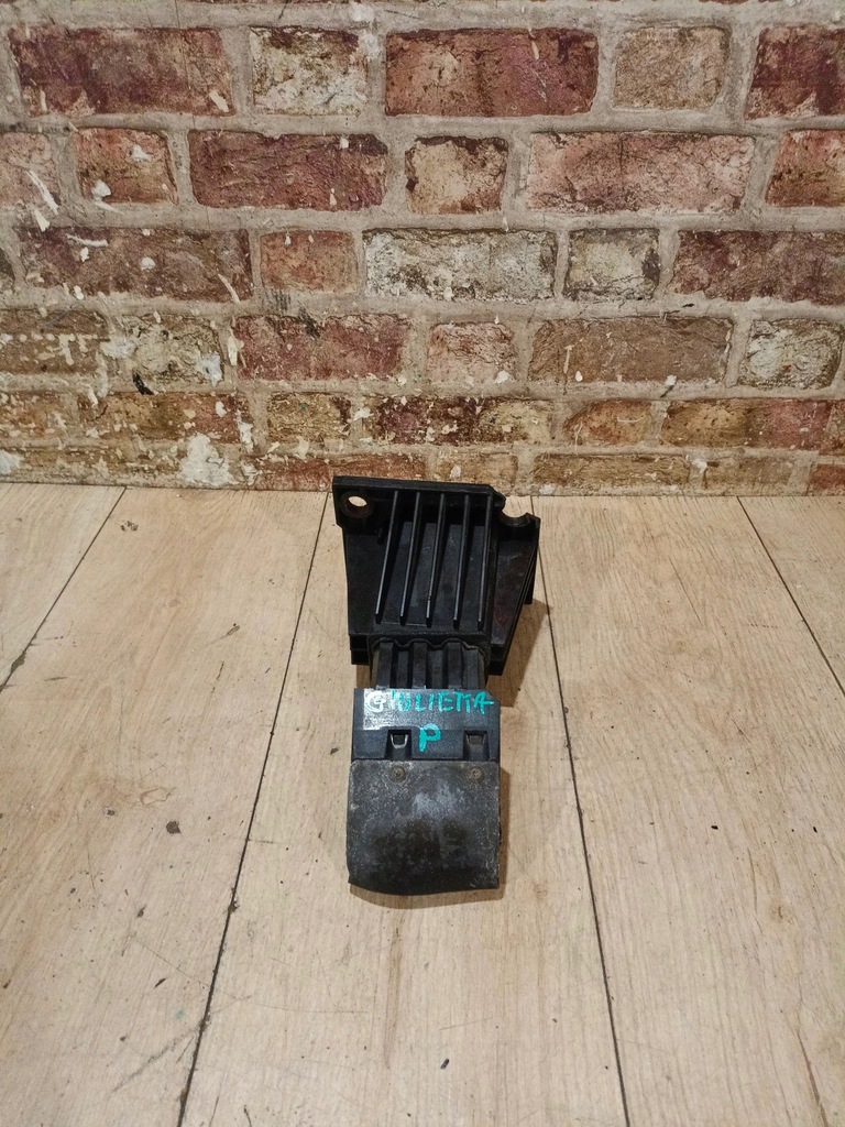 фото №2, Зона деформации правый перед alfa romeo giulietta 2011 rok